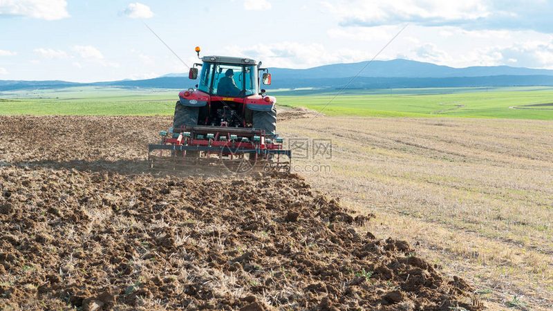 小型养殖场畜牧机械：选购要点与使用技巧